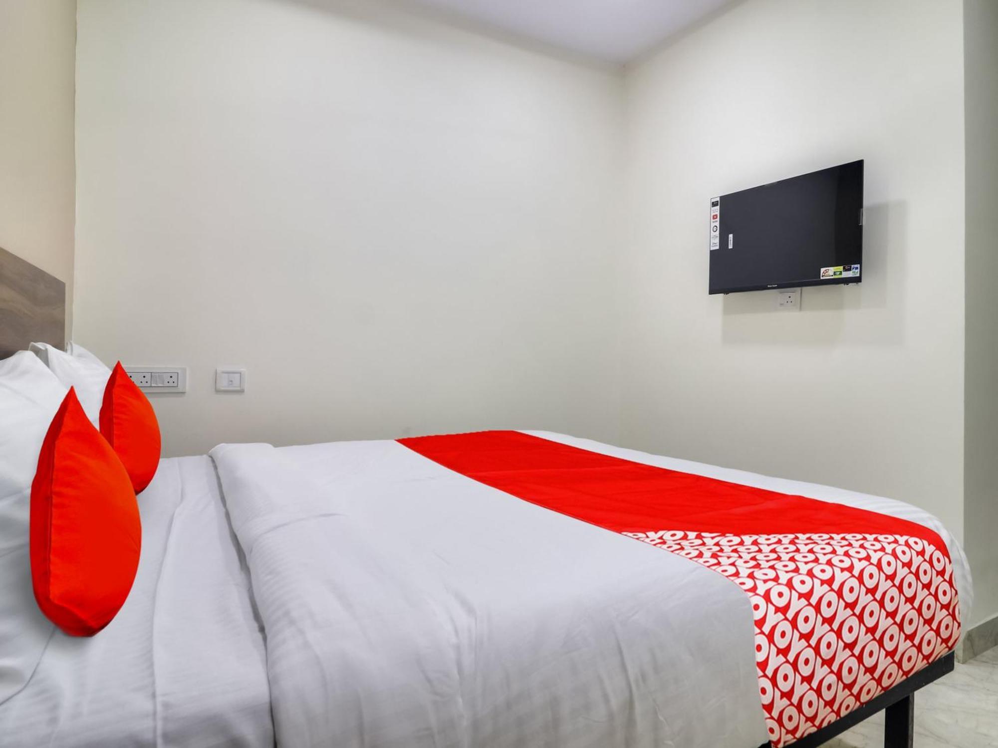 Hotel O Red Stone Hotels Hyderabad Exterior foto